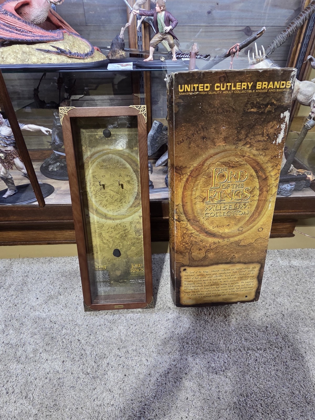 United Cutlery Museum Collection Wood Display Case for Sting