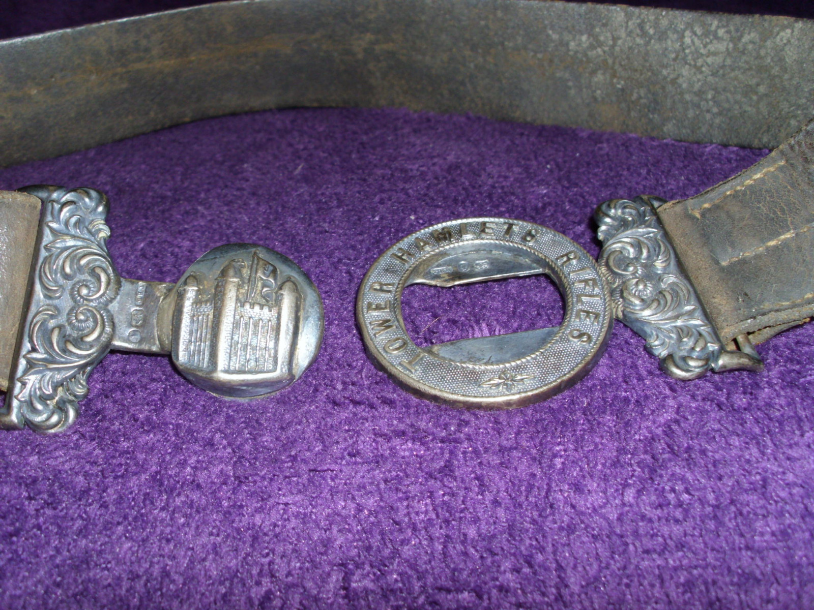 RARE VICTORIAN SILVER TOWER HAMLETS RIFLES OFFICERS BELT BUCKLE & BELT/MILITARIA