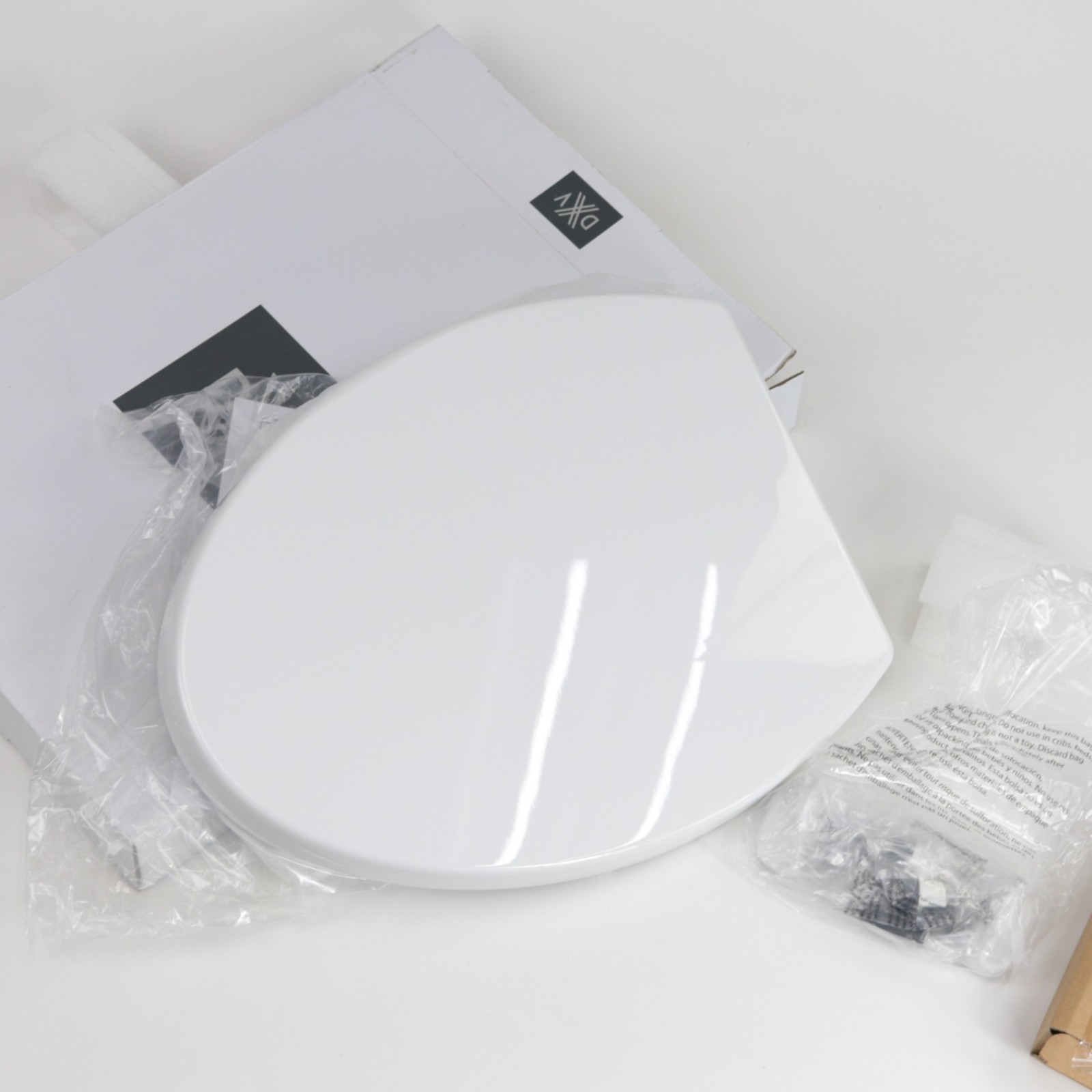 DXV 5025A15G.415 Contemporary Slow-Close Liftoff Top-Mount Elongated Seat White