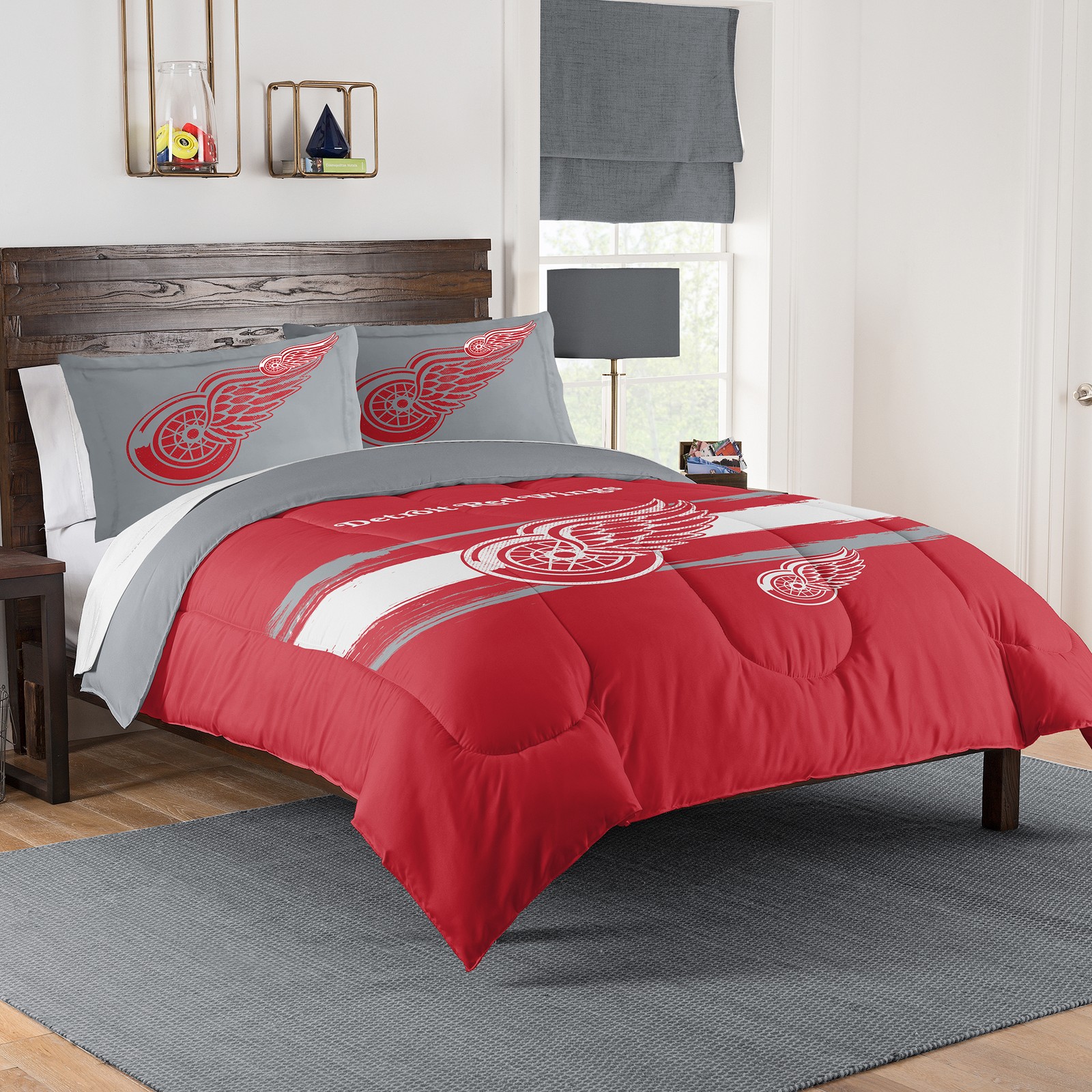 NHL Officially Licensed Detroit Red Wings Comforter & Sham Set