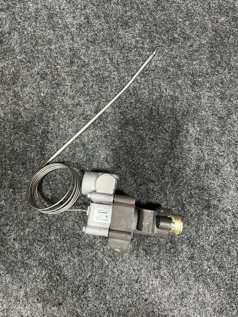 ROBERTSHAW BJWA25PC--06-36 Gas Thermostat. No Box