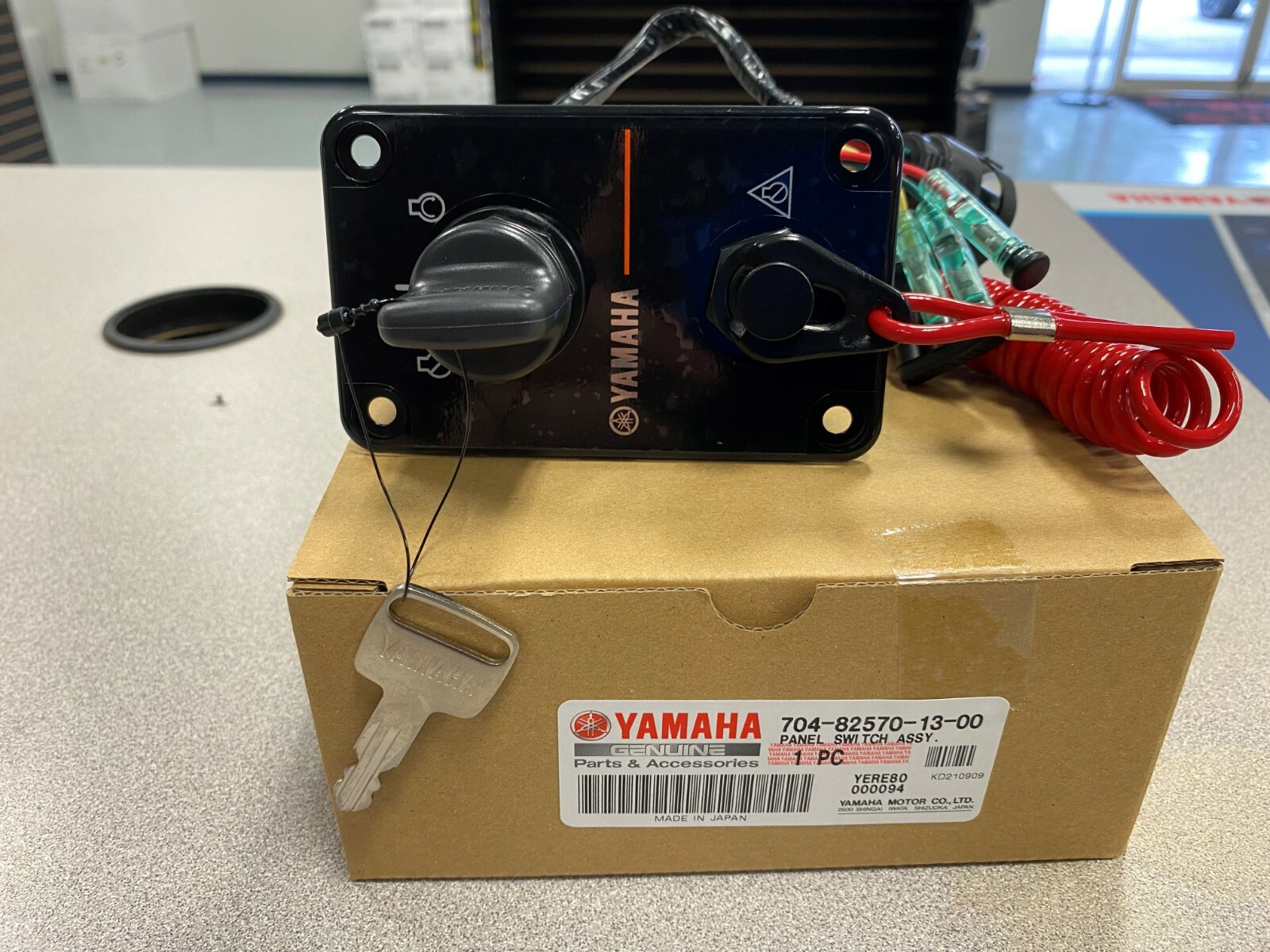 New Yamaha Outboard Oem Single Engine Key Switch Panel Assembly 704-82570-13-00