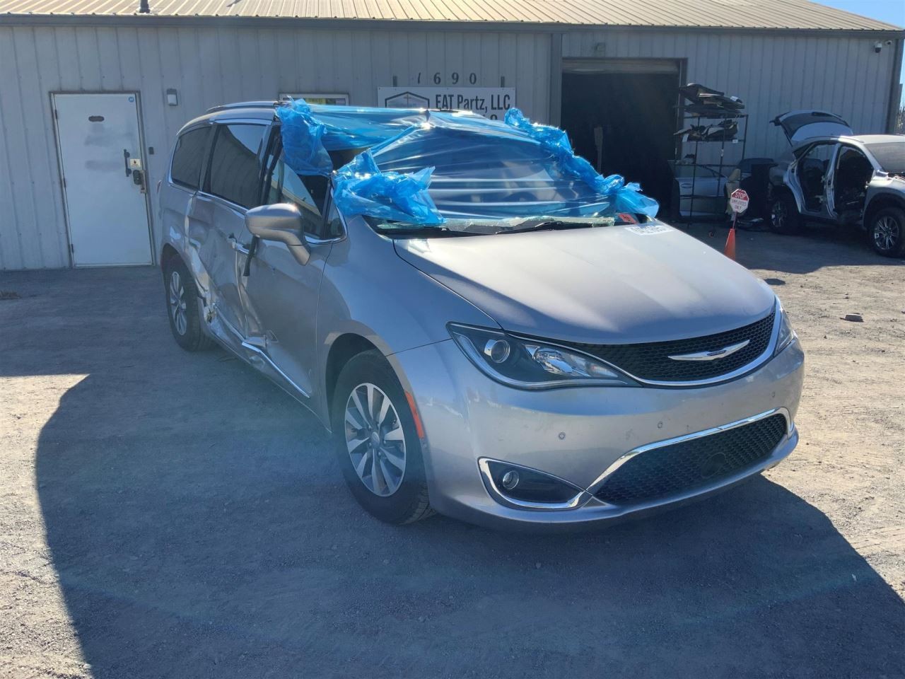 2017-2020 Chrysler Pacifica Driver Mirror Camera Used PN-68144068AD OEM