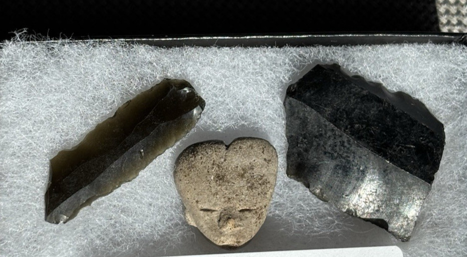 Ancient Pre-Columbian TEOTIHUACAN Pottery Head Obsidian Flakes 500-700 AD Mexico