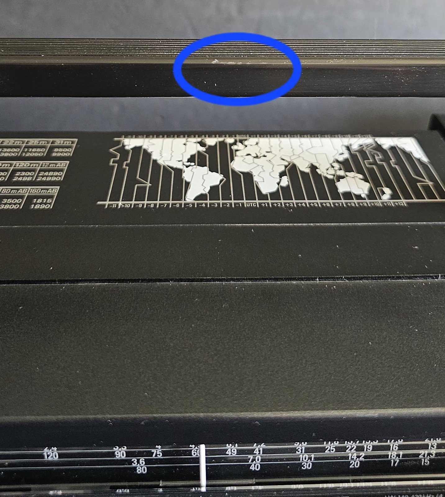 Grundig Satellit Professional 650 LW,MW,SW,FM