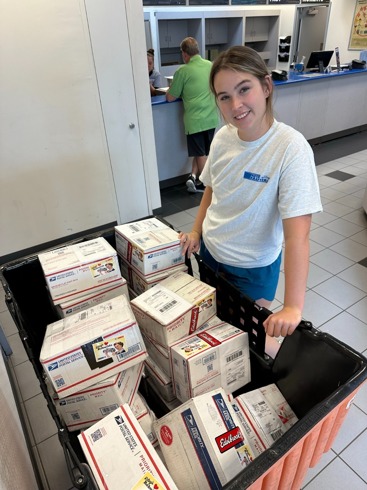 Edelbrock Remanufactured Carburetor 750 CFM Manual Choke # 1407