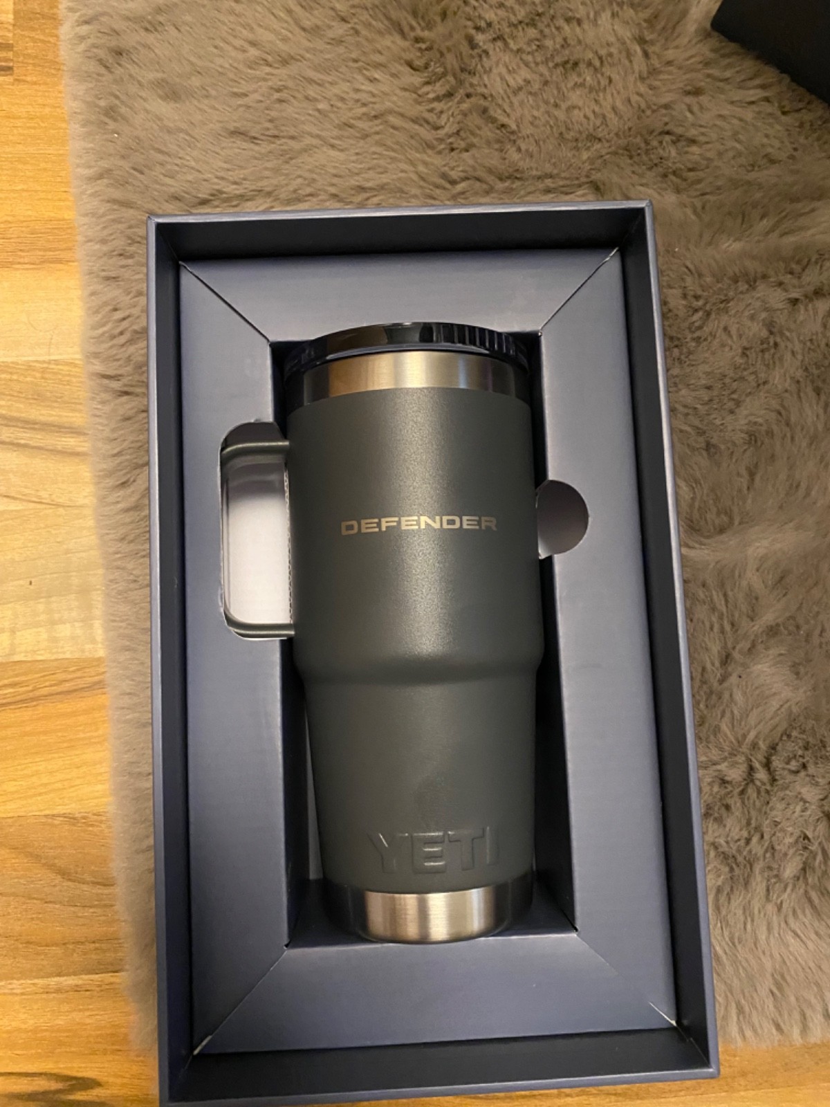 Land Rover Defender x Yeti 20oz Rambler Tumbler 51DLFL219GYA