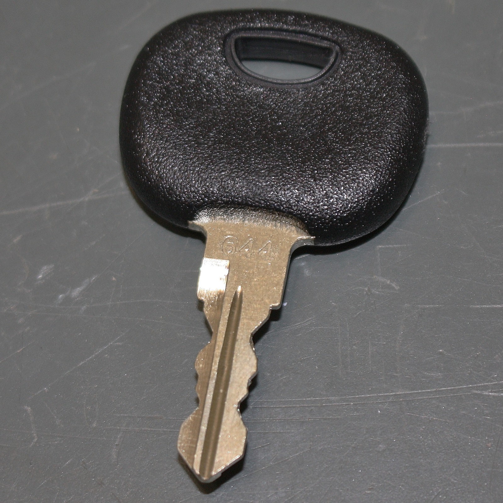 (2) Genuine Tennant Ignition Keys 361144, for 9006747-G, 9006756-G, MV-6100-0005