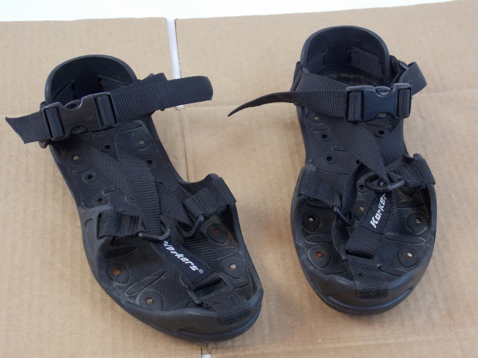 Korkers Rocktrax Plus Medium cleated overshoes fishing etc