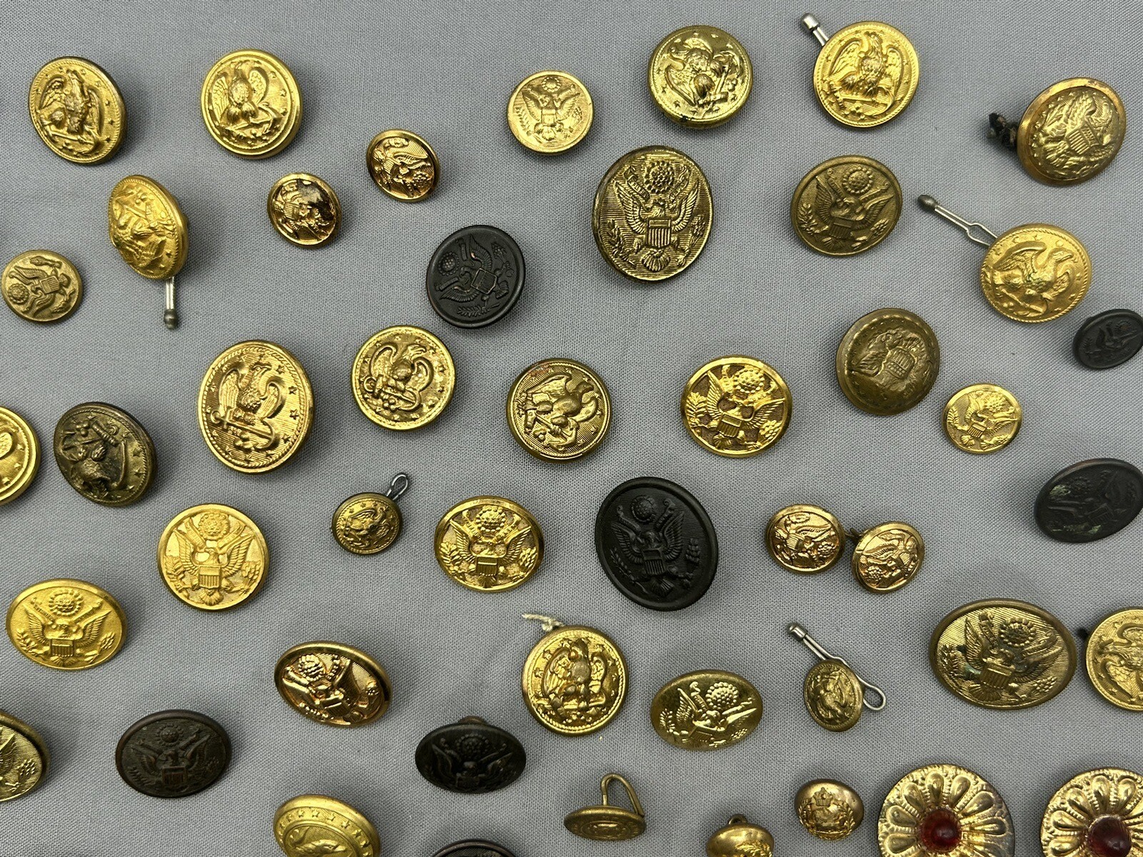 Random Lot Of (4) Original War Buttons - Military Antique Brass More Read