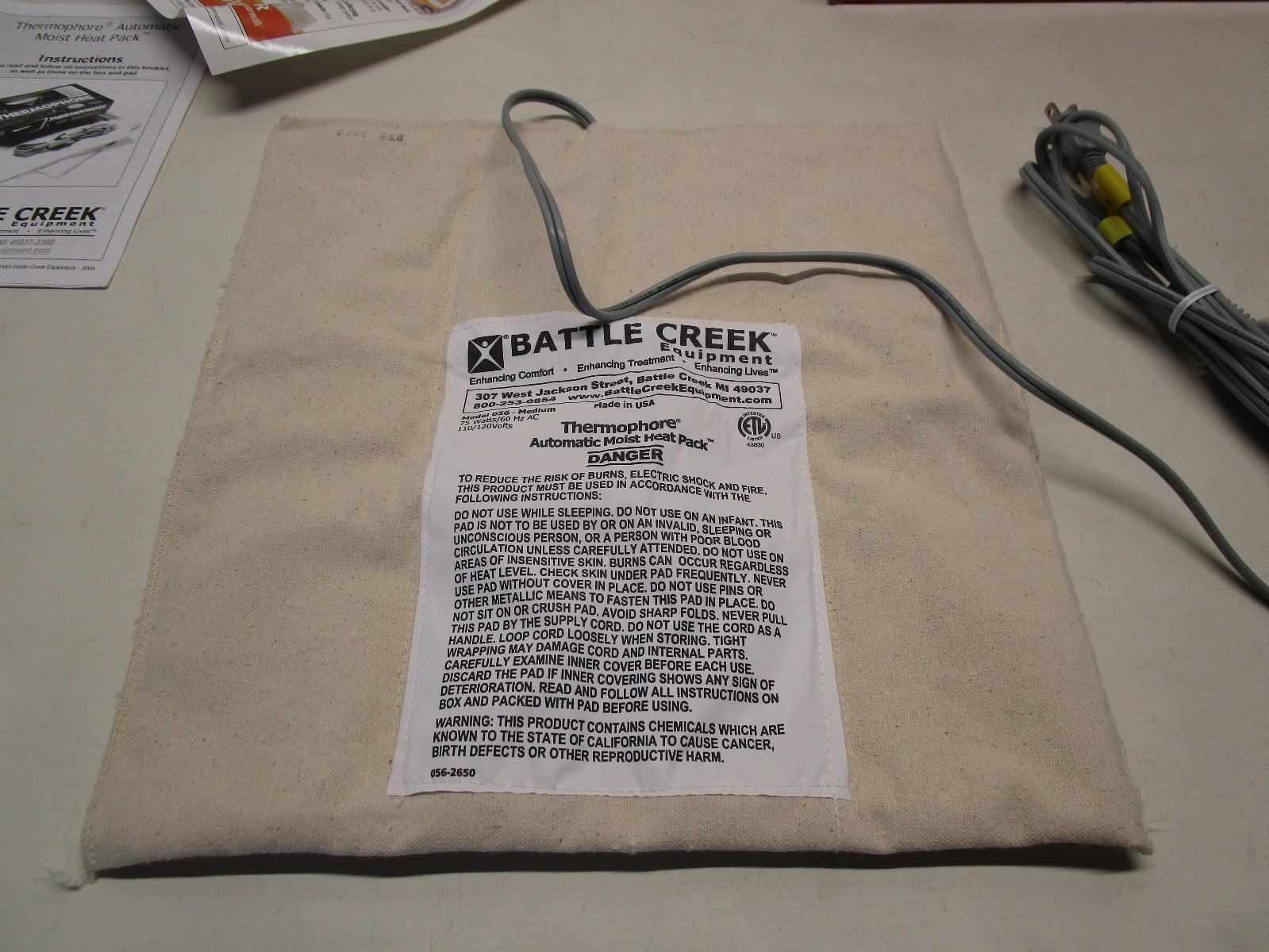 NEW ~ THERMOPHORE Moist Heating Heat Pack Pad Electric 056 Medium 14 x 14 Beige