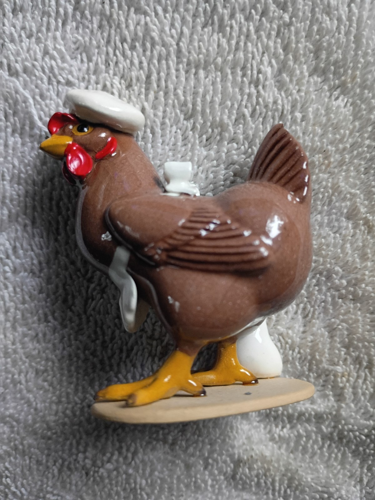 Hagen Renaker Vintage 1993 Henny Penny Chicken 2" X 2" Very Beautiful Condition