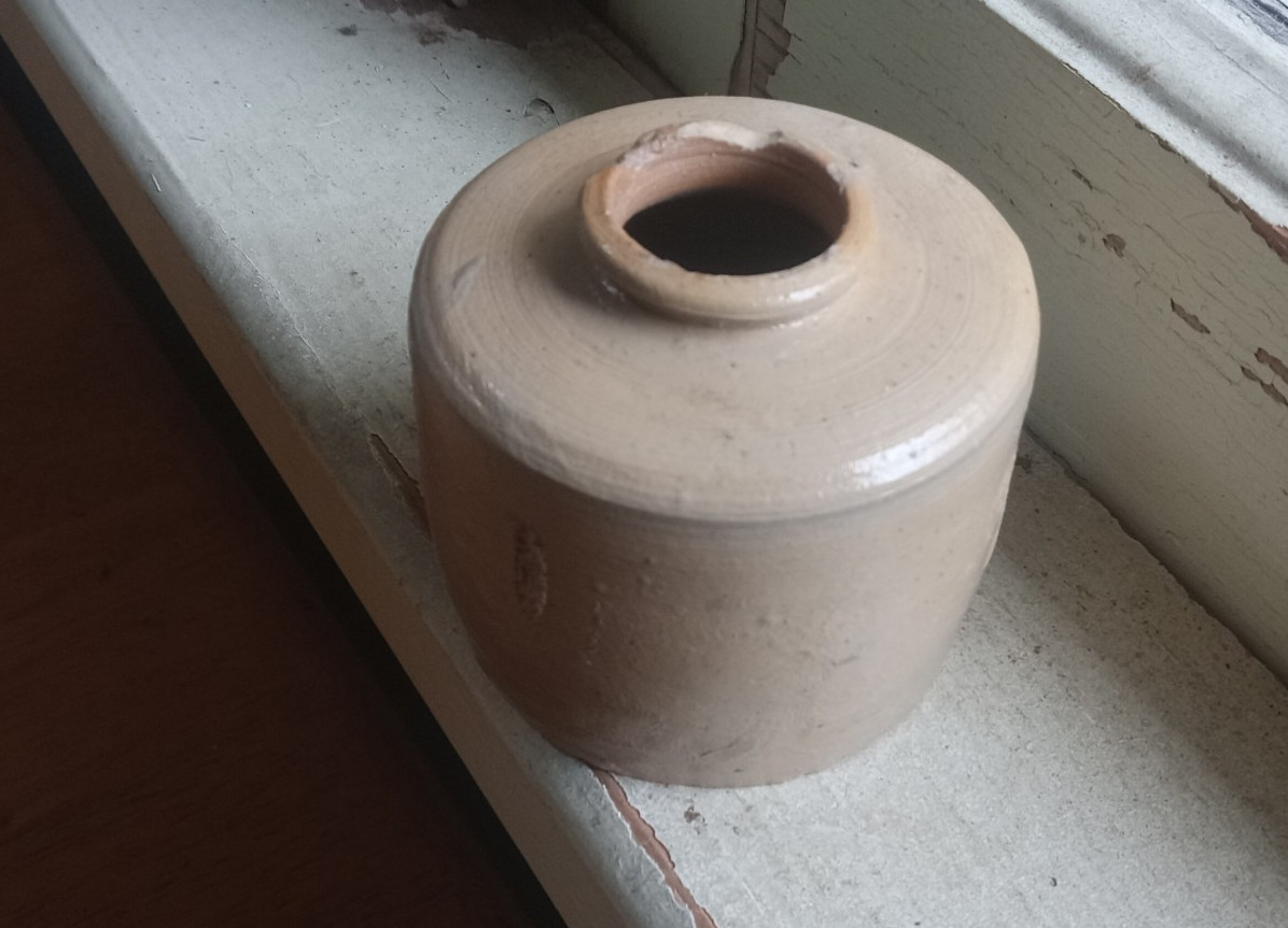 1850s HAND THROWN GLAZED STONEWARE INK BOTTLE DUG IN 1850s OUTHOUSE