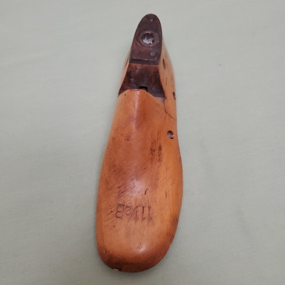 Vintage Single Wooden Child's Shoe Mold Size 11 1/2 B Antique