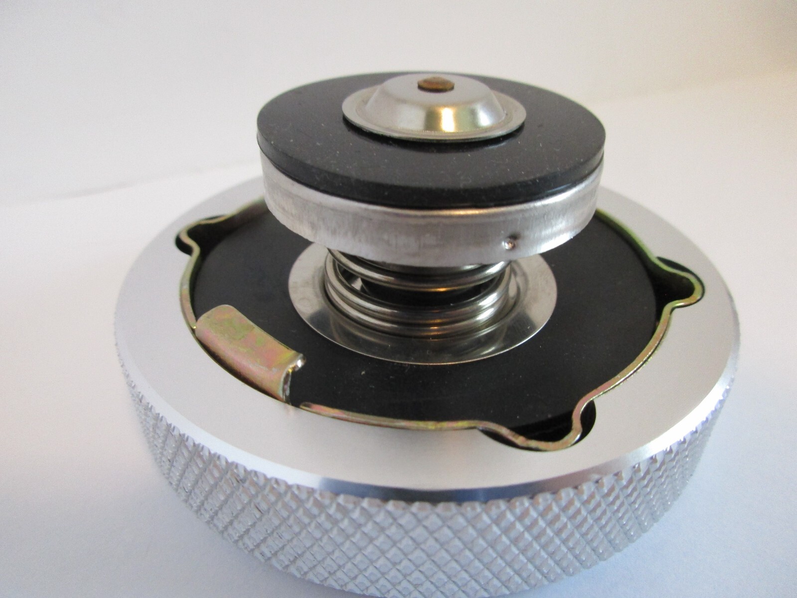 ANODIZED ALUMINUM RADIATOR CAP ROUND 16 LB CHEVY FORD MOPAR HOT ROD #9991