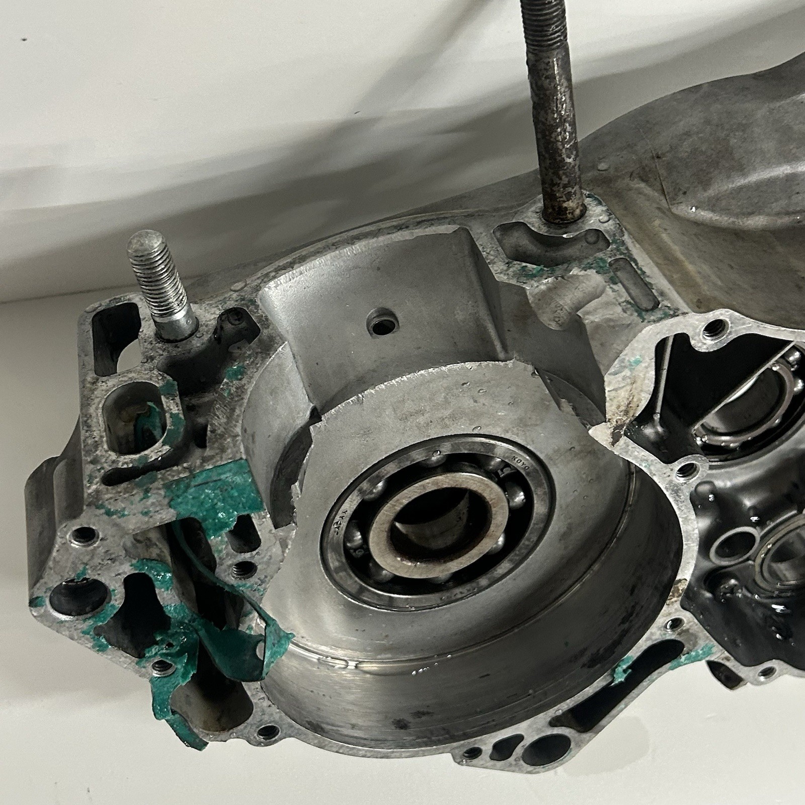 01 - 08 SUZUKI RM250 RM 250 RIGHT SIDE LOWER ENGINE BOTTOM END CRANK CASE OEM