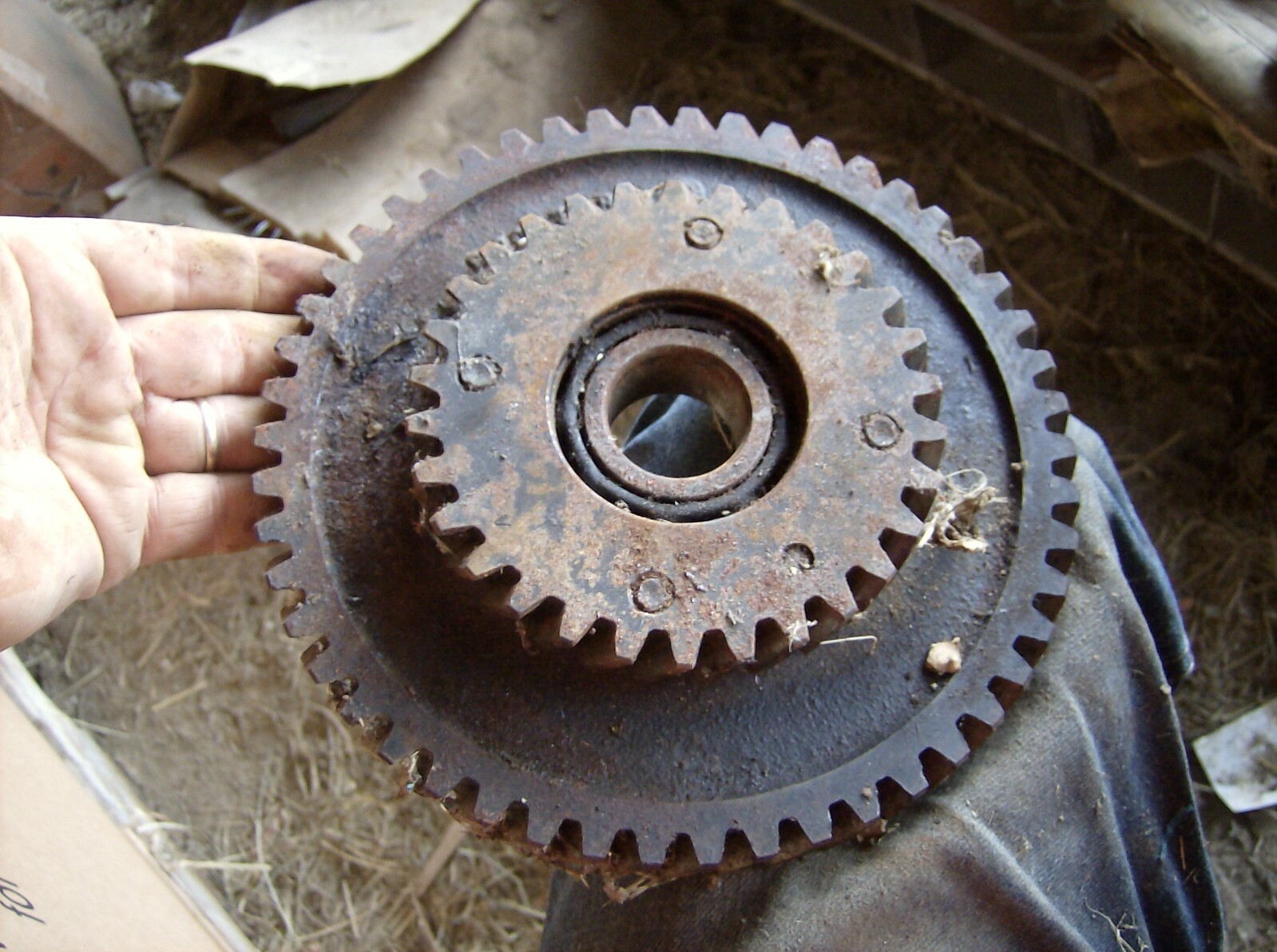 GENUINE JOHN DEERE R20672R DOUBLE GEAR