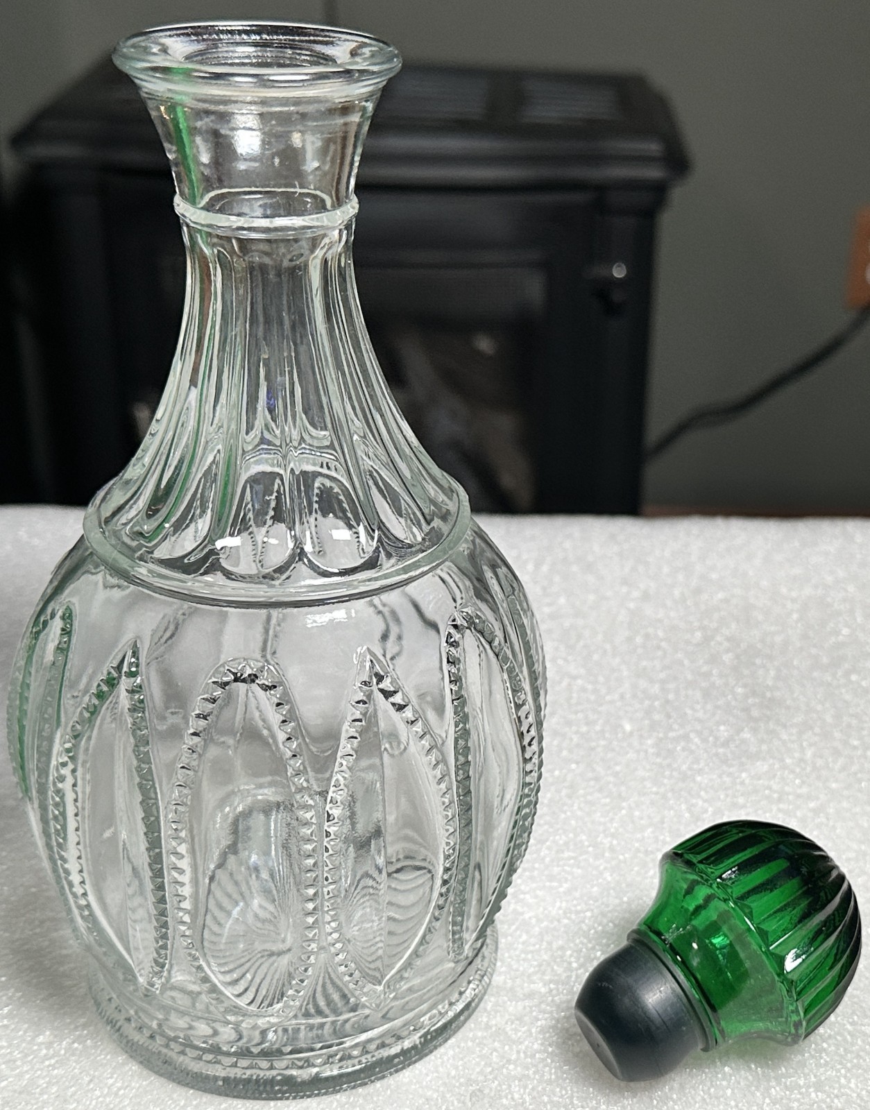 AVON Vintage EMERALD ACCENT Glass Decanter Set with Tray & 4 Glasses + Boxes 80s