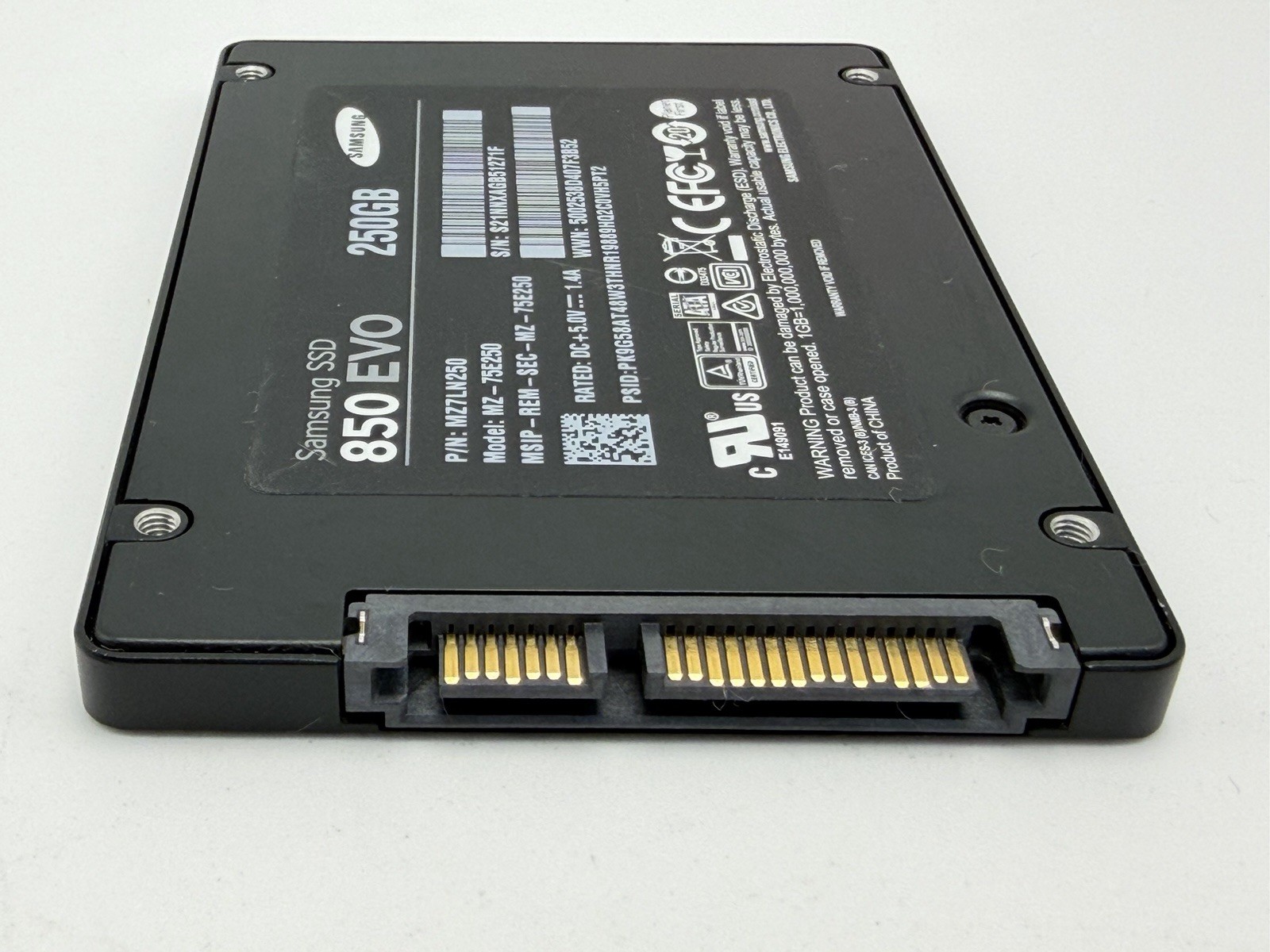 250GB / 256GB SATA 2.5" SSD - Mixed Brands, Tested/working HIHG Health, 1pc