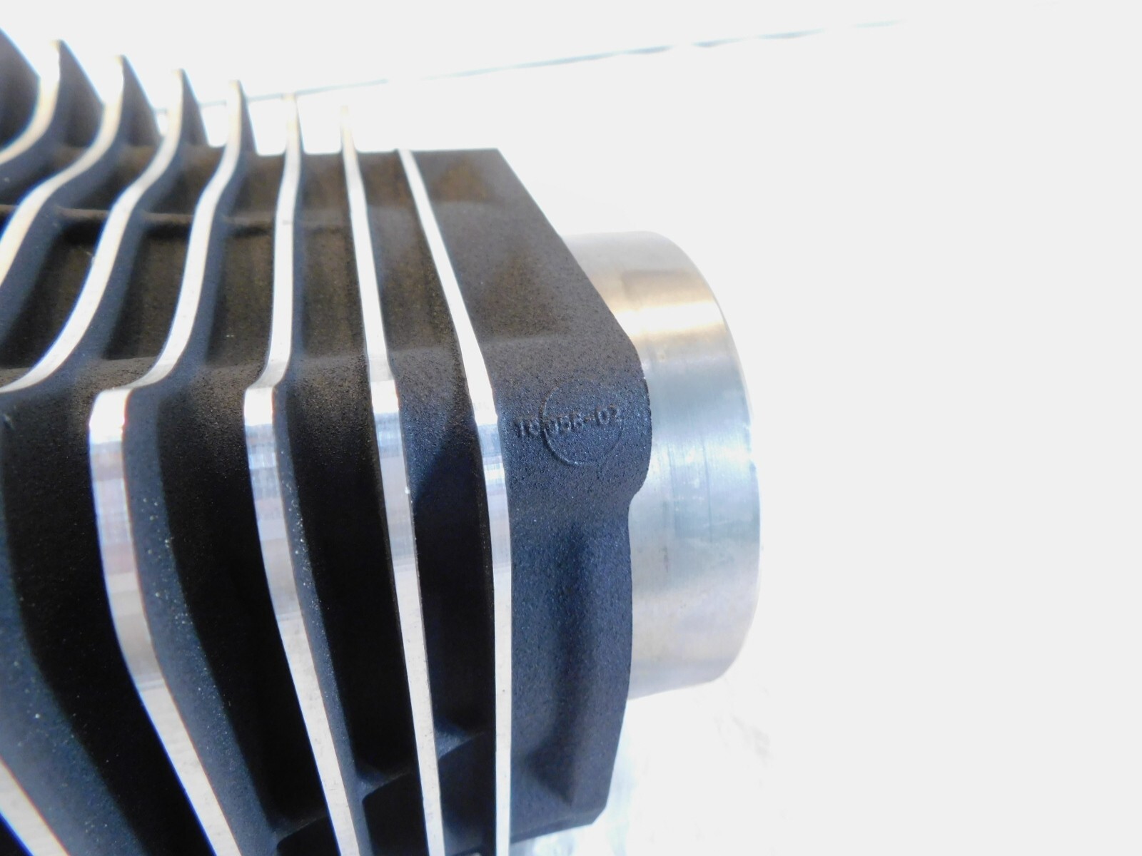 Harley Davidson Sportster 1200 48 Forty-Eight Engine Cylinders Barrel & Pistons