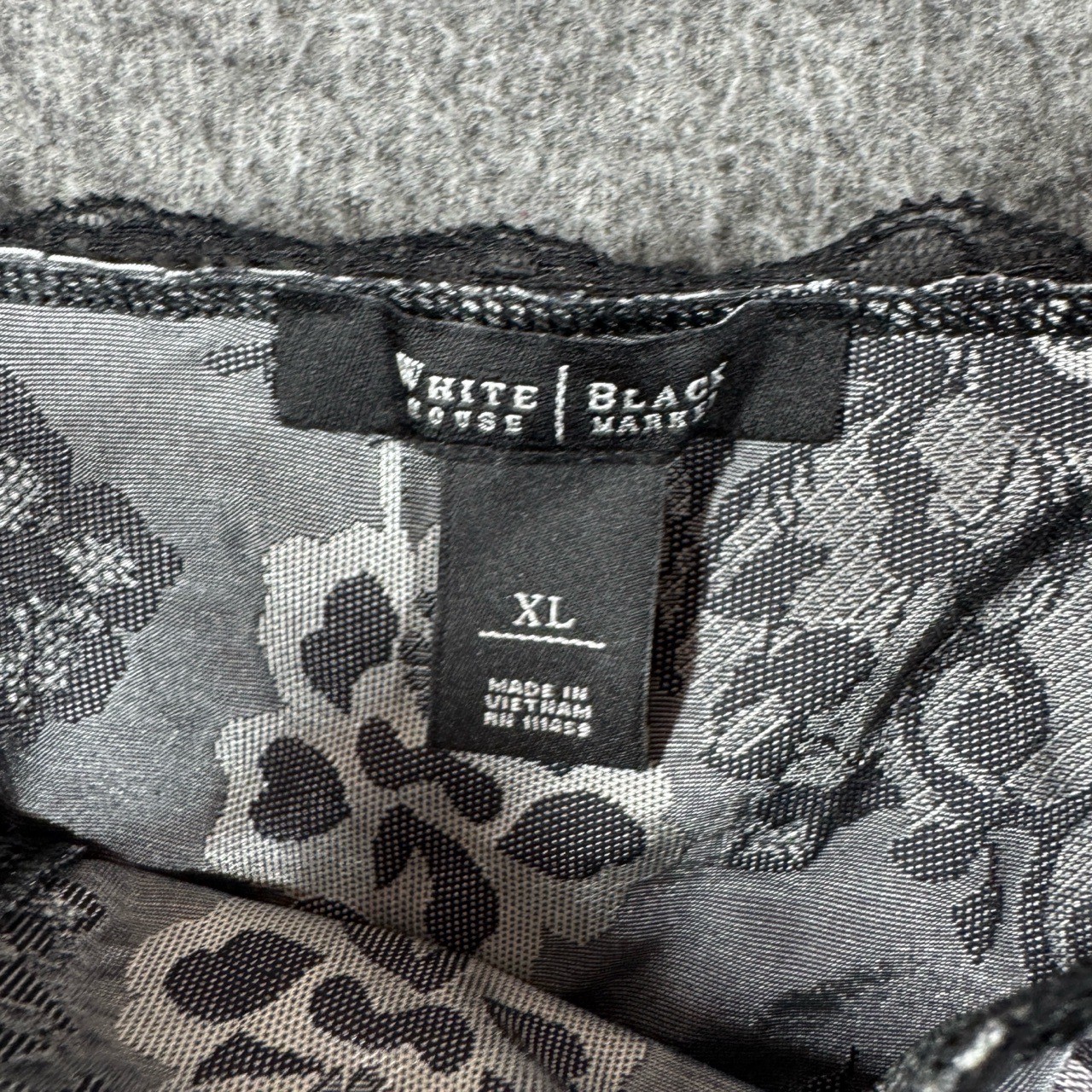 White House Black Market Camisole Tank Top Women’s XL Silver Floral Lace