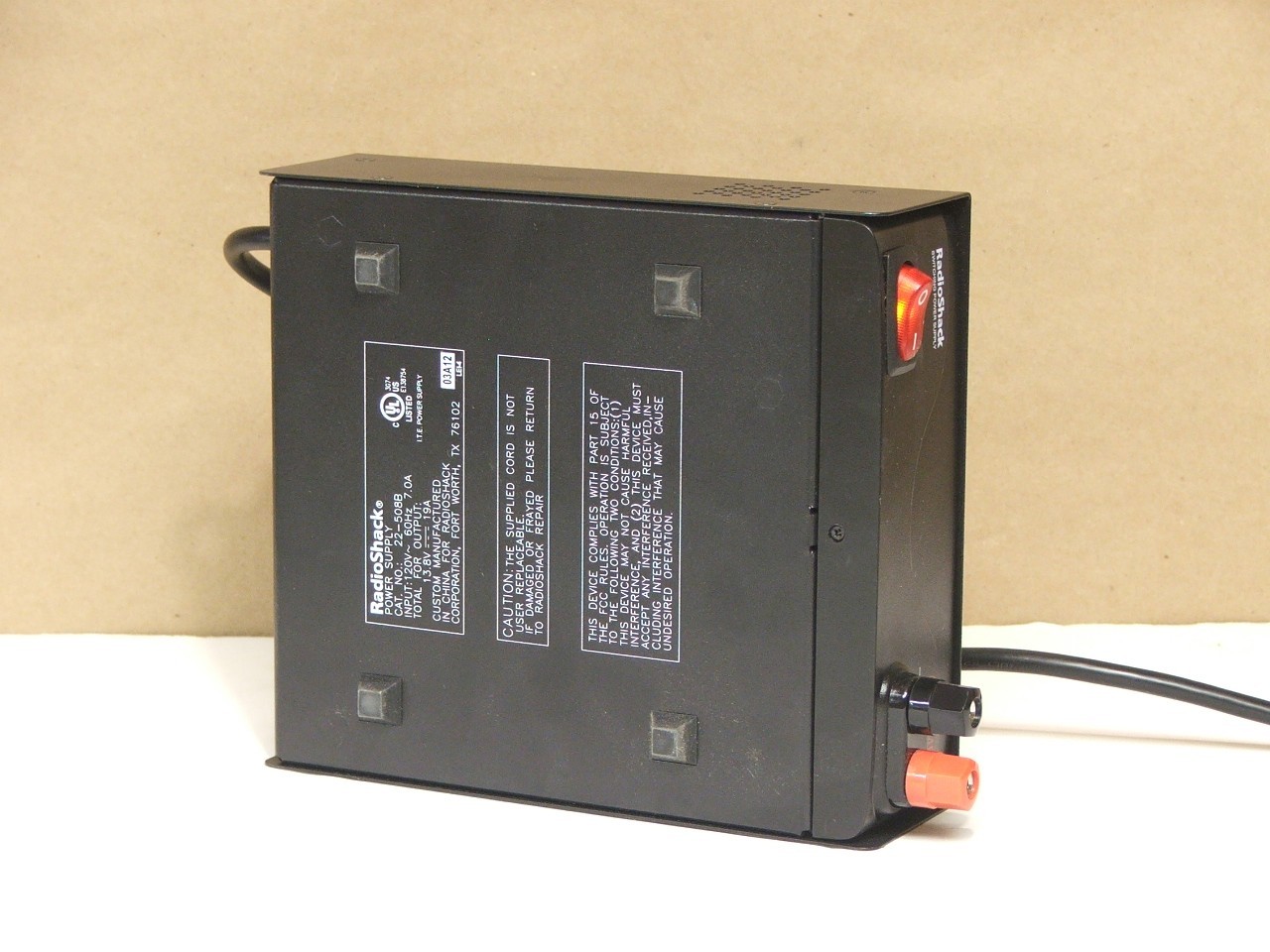 Radio Shack 13.8VDC 19A Power Supply 22-508B - BOXED WITH MANUAL