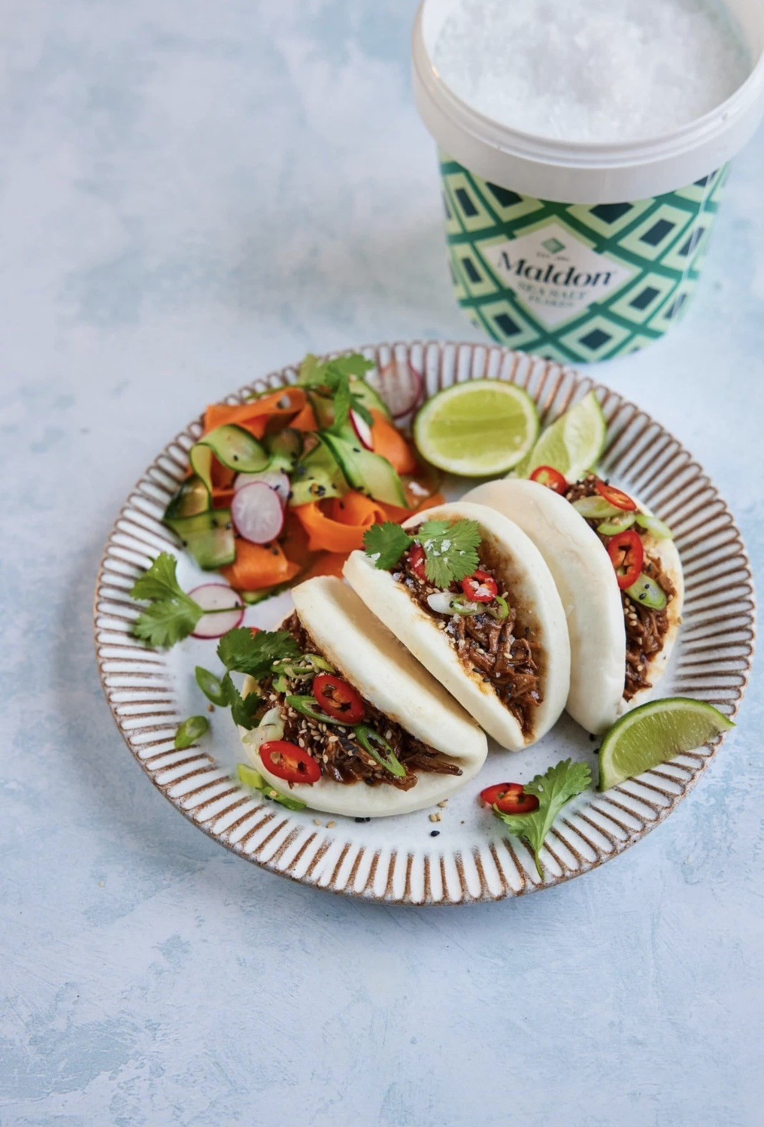 Sea Salt Flakes, 1.25lbs (570 g), Resealable Tub, Kosher, Natural - Maldon