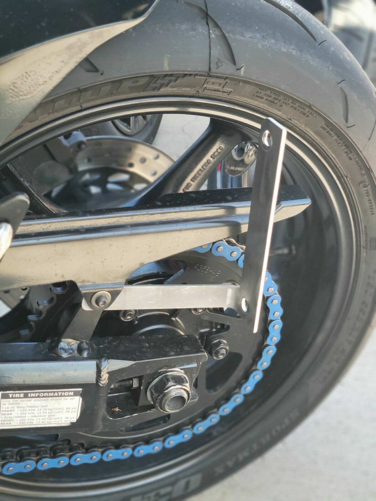 Side Vertical License Plate Relocation Bracket for YAMAHA YZF R1 Series All Year