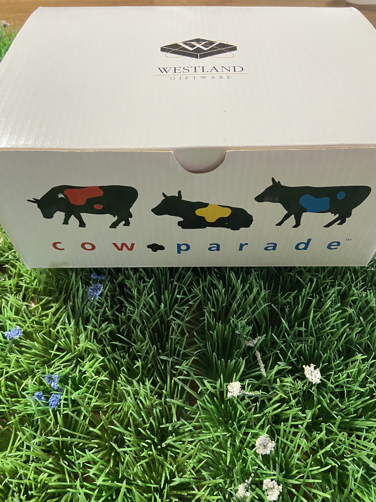 Cow Parade Lullaby Cow 2001 Complete w/ Box & Tag Item #9182