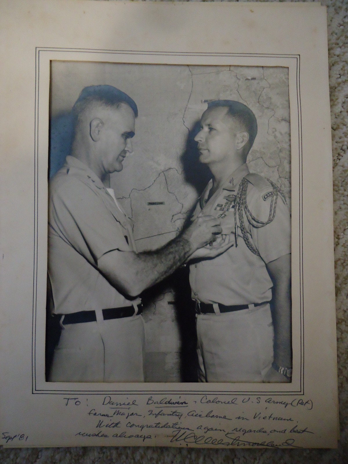 General William Westmoreland  Signed Personal Note & Photo Awarding Silver Star