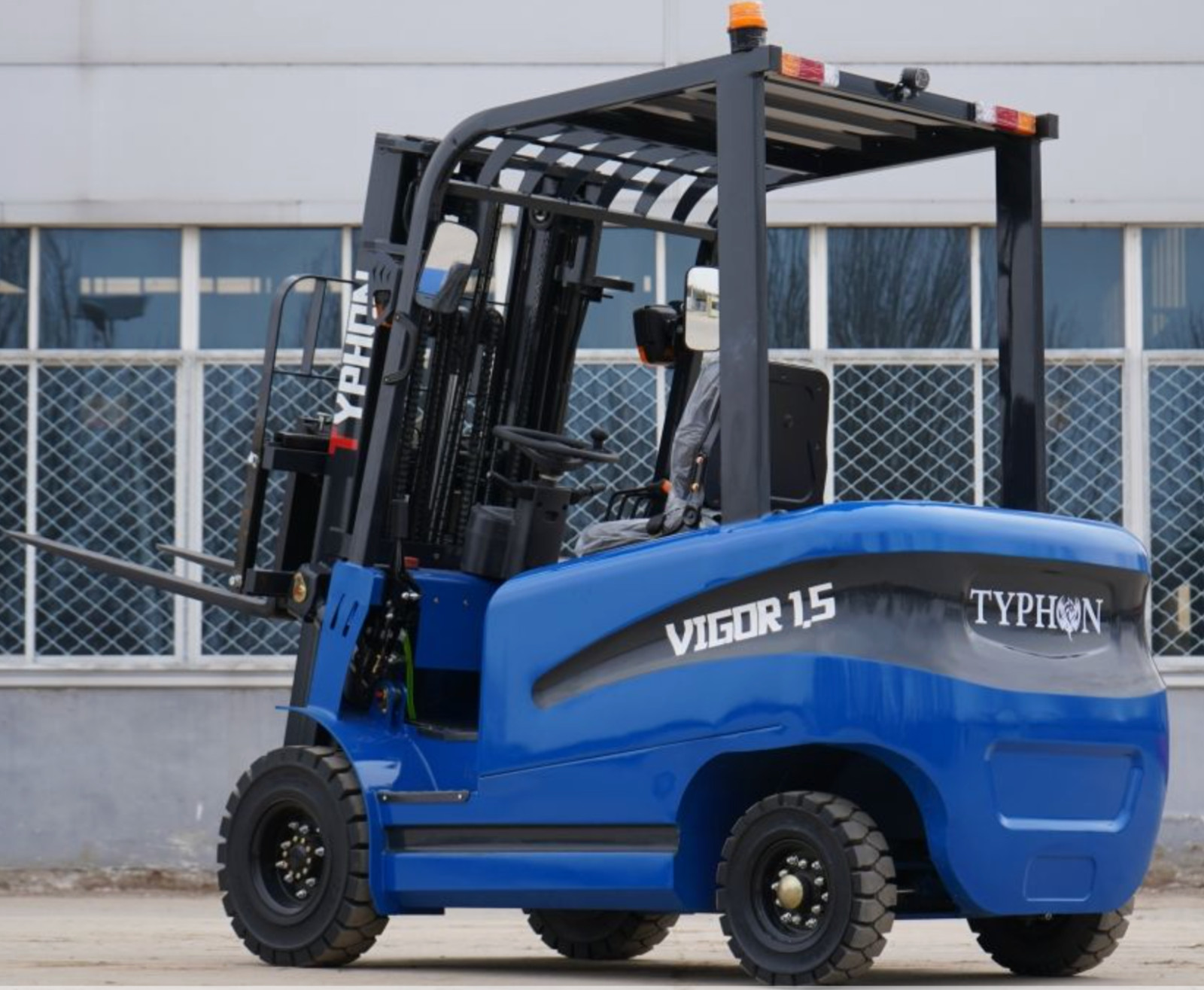 Electric Forklift 1.5 Ton Rated Capacity Lifter Truck w side shift Brand New USA