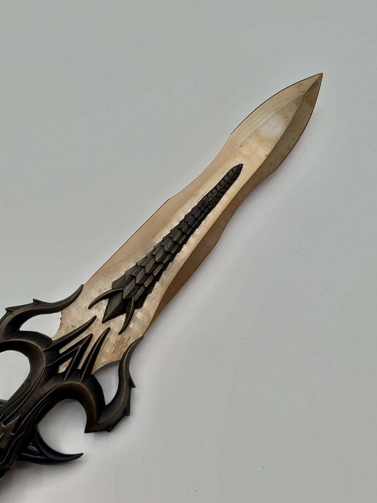 United Cutlery UC1404 Blades of Atlantis Triton's Blade With Stand And Box