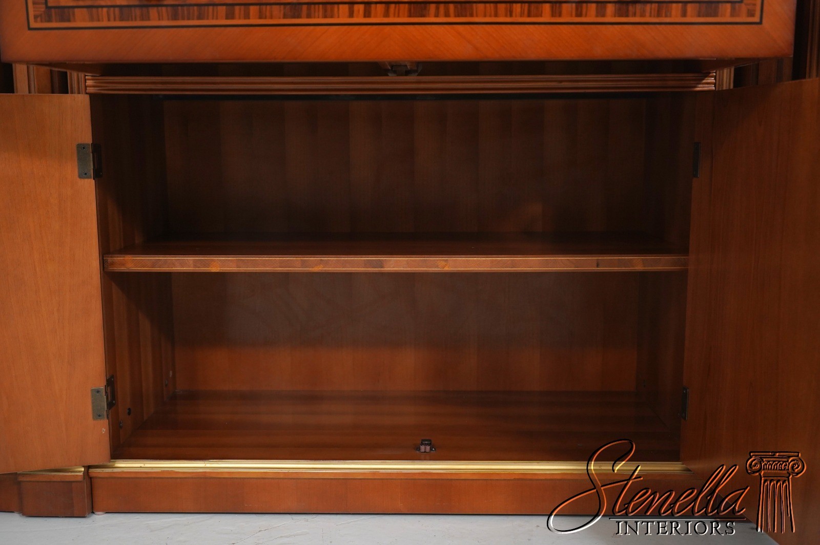 62814: Italian Georgian Style Wall Bookcase Unit