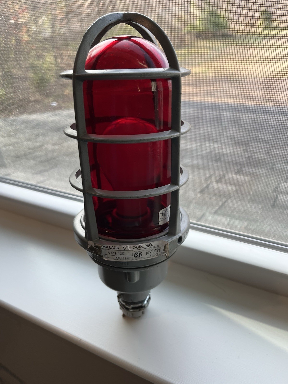 Vintage KILLARK VAG-100 ELECTRIC EXPLOSION PROOF LIGHT FIXTURE W/CAGE INDUSTRIAL