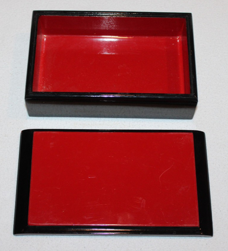 VTG black lacquer cigarette box w/ lid tortoise & the hare race MOP inlay RARE