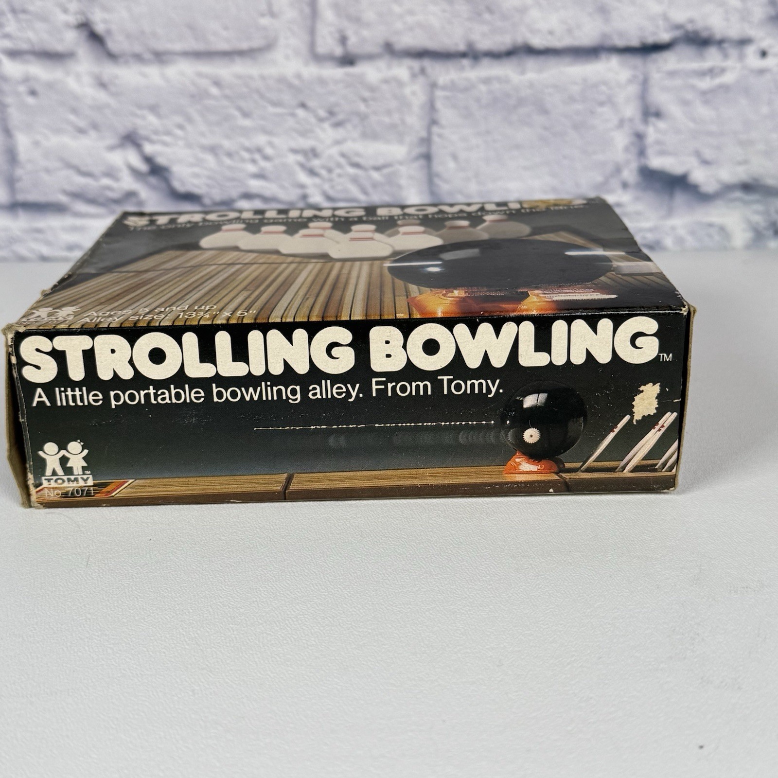 Vintage 1980 Tomy Strolling Bowling Wind Up Ball Portable Table Game Travel Box