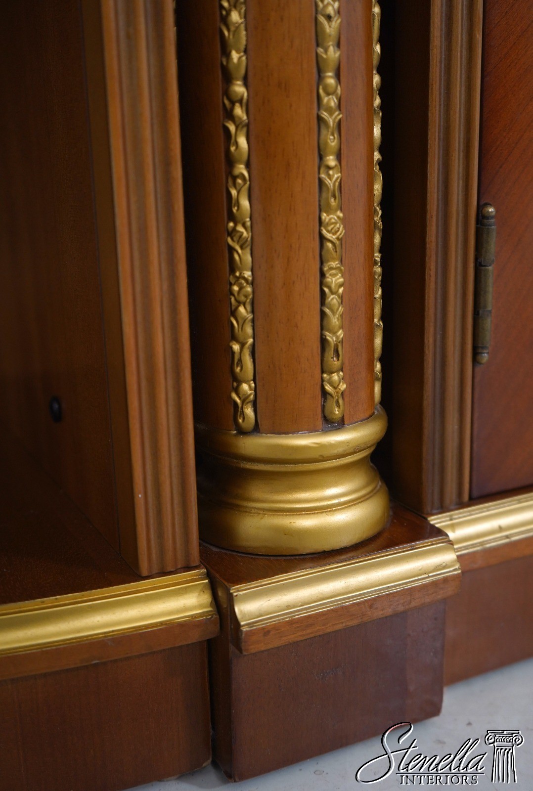 62814: Italian Georgian Style Wall Bookcase Unit