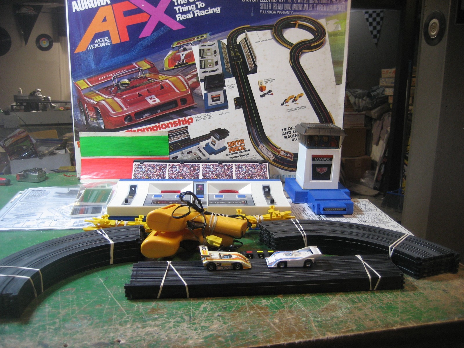Aurora AFX HO slot car # 2708 Data Race Championship with Sound Tower Complete!