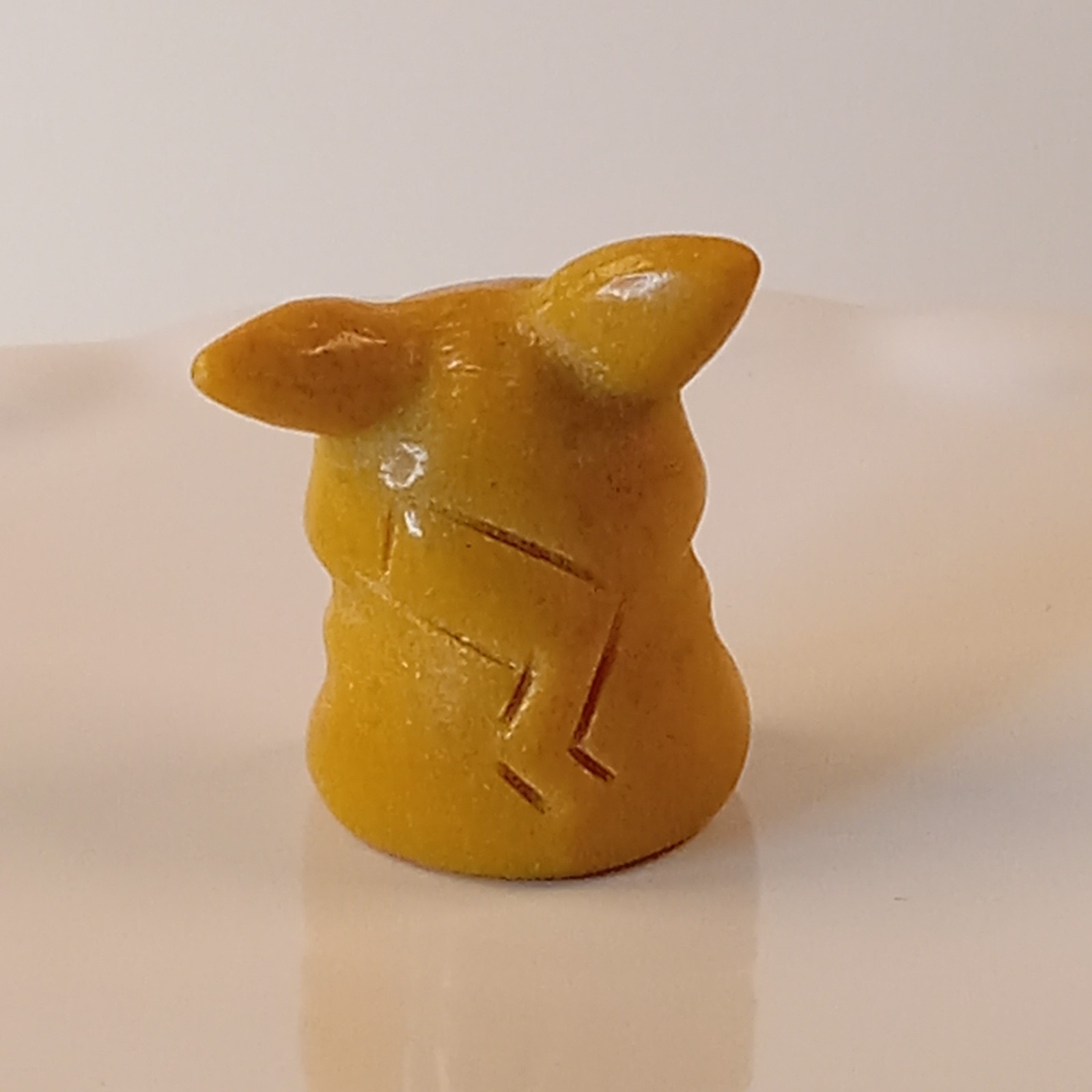 Yellow Jade Crystal Pikachu Pokemon Character Carving 18g | E14