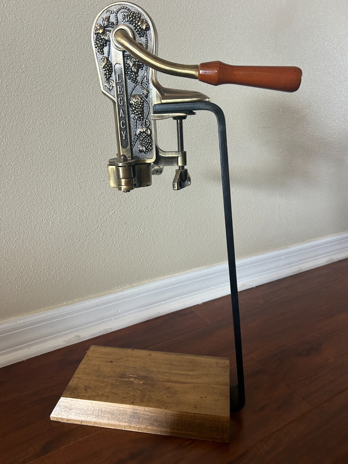 Vintage Rogar Estate Brass Table Top Wine Bottle Opener Corkscrew w/ Wood Stand