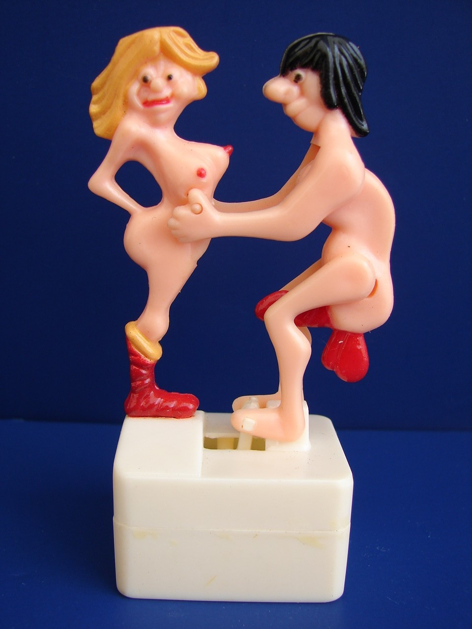 Vintage 1999 Adult Novelty Wind Up Action FUN LOVING COUPLE Toy Pipeline Product