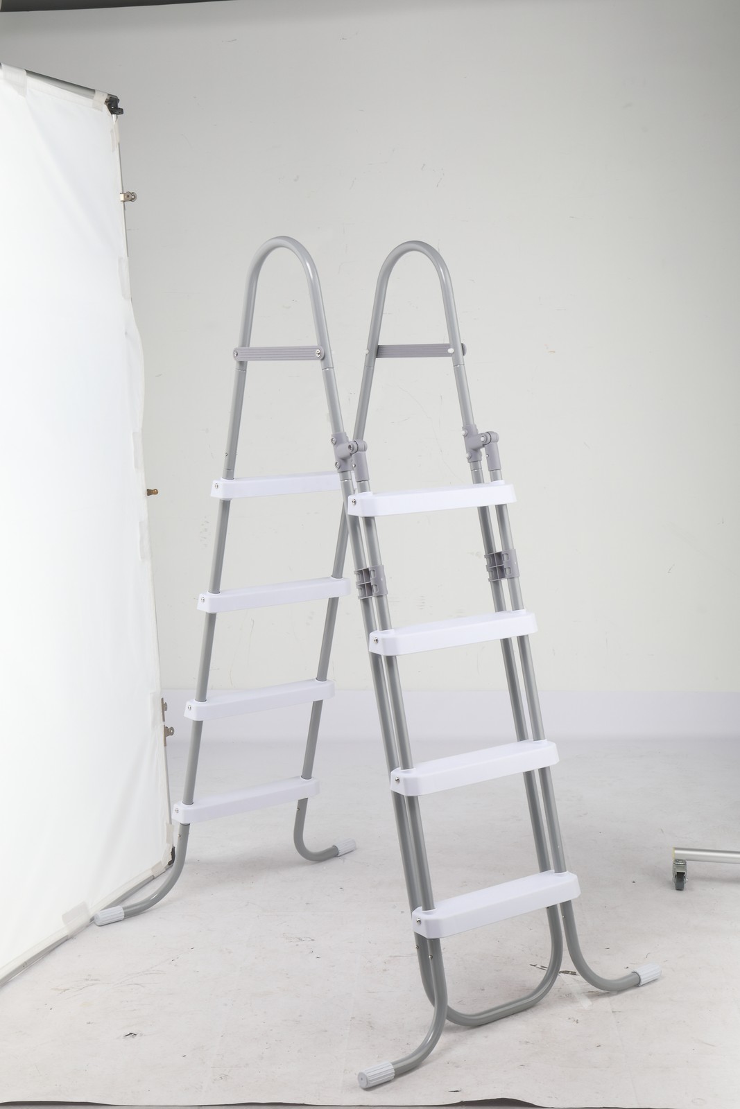 4 Steps 52in Pool Ladder Iron Grey Frame + White Steps Safety Ladder
