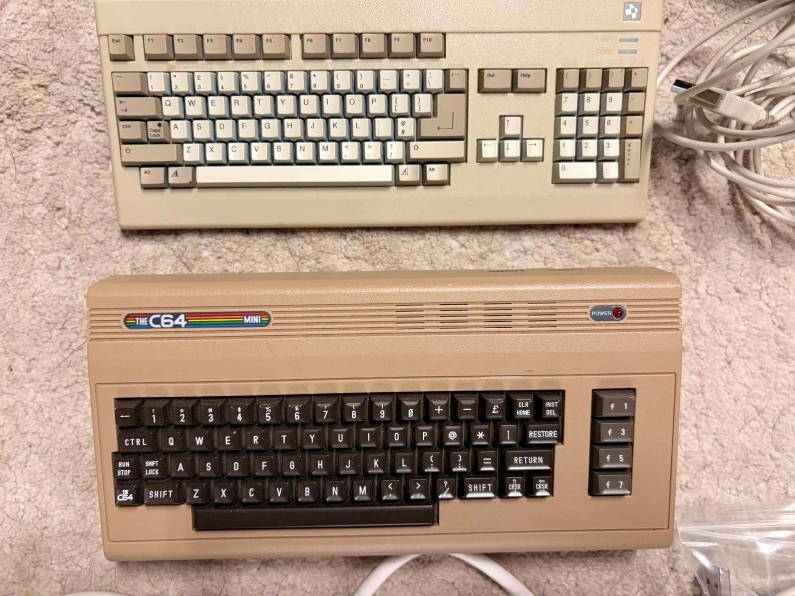 Amiga 500 mini / A500 Mini & C64 Mini
