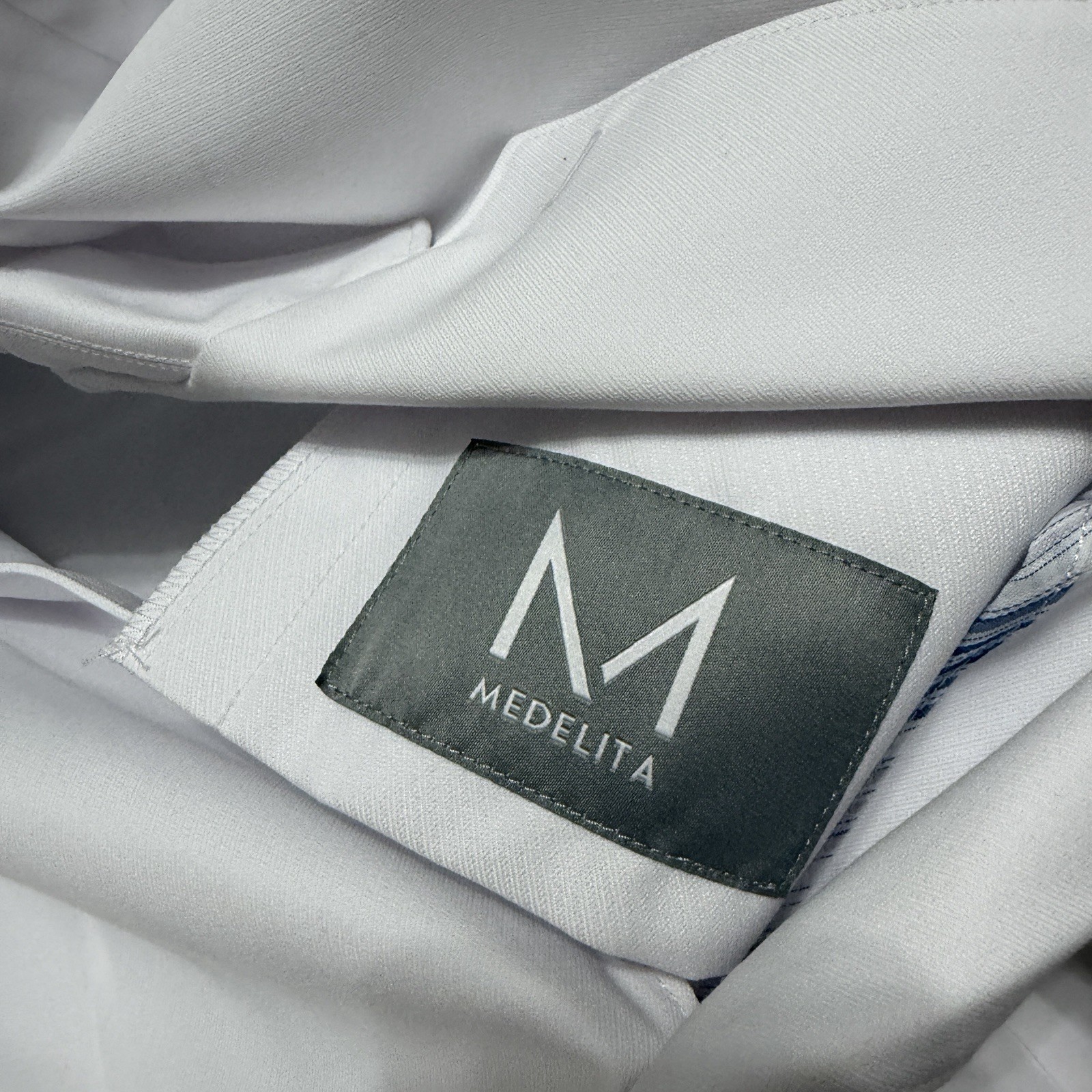 Medelita Wilson Slim Fit Lab Coat White Professional Men's Size 42 NWOT