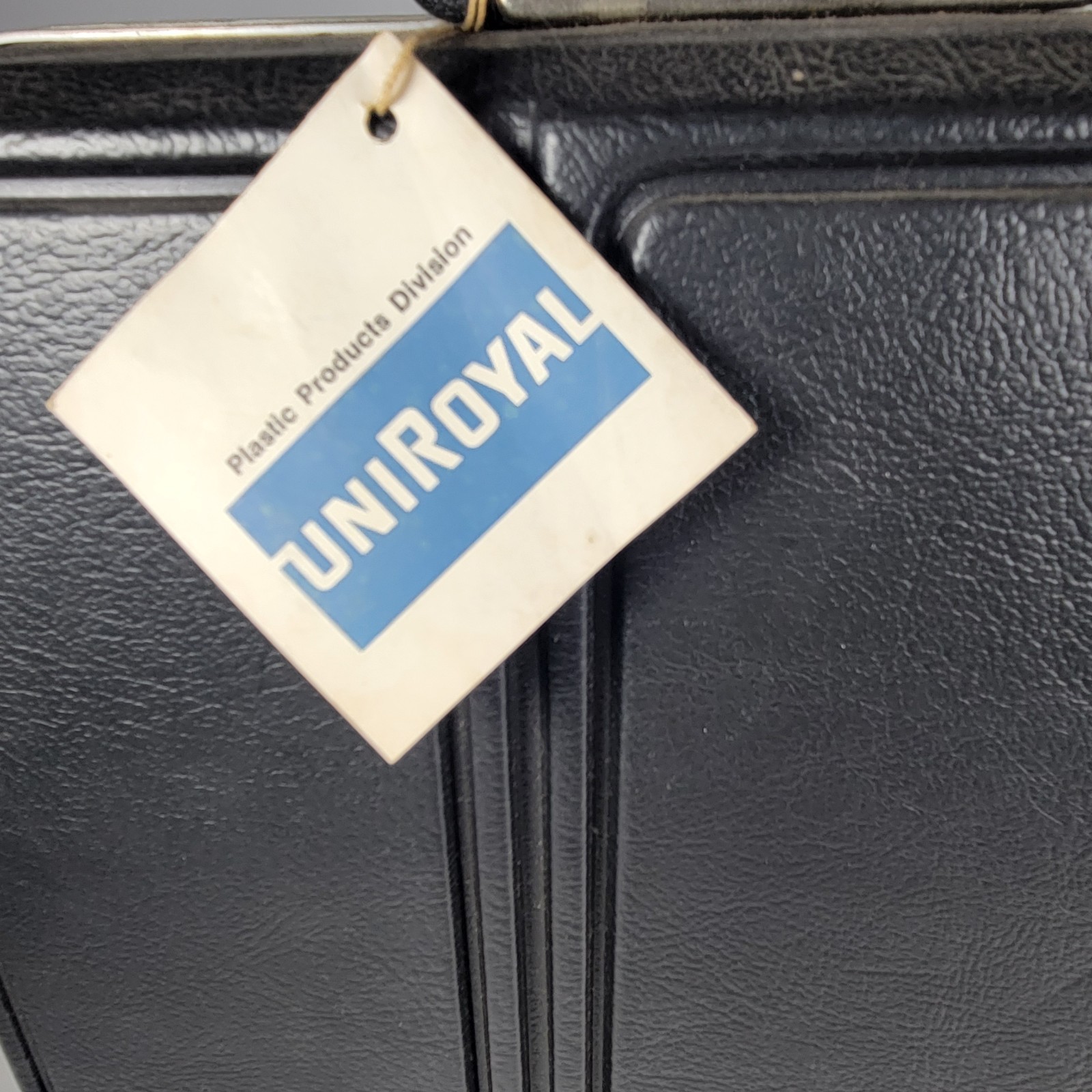 Vintage Portable Travel Bar Executair 737 Trav-L-Bar Case Key Uniroyal Royalite