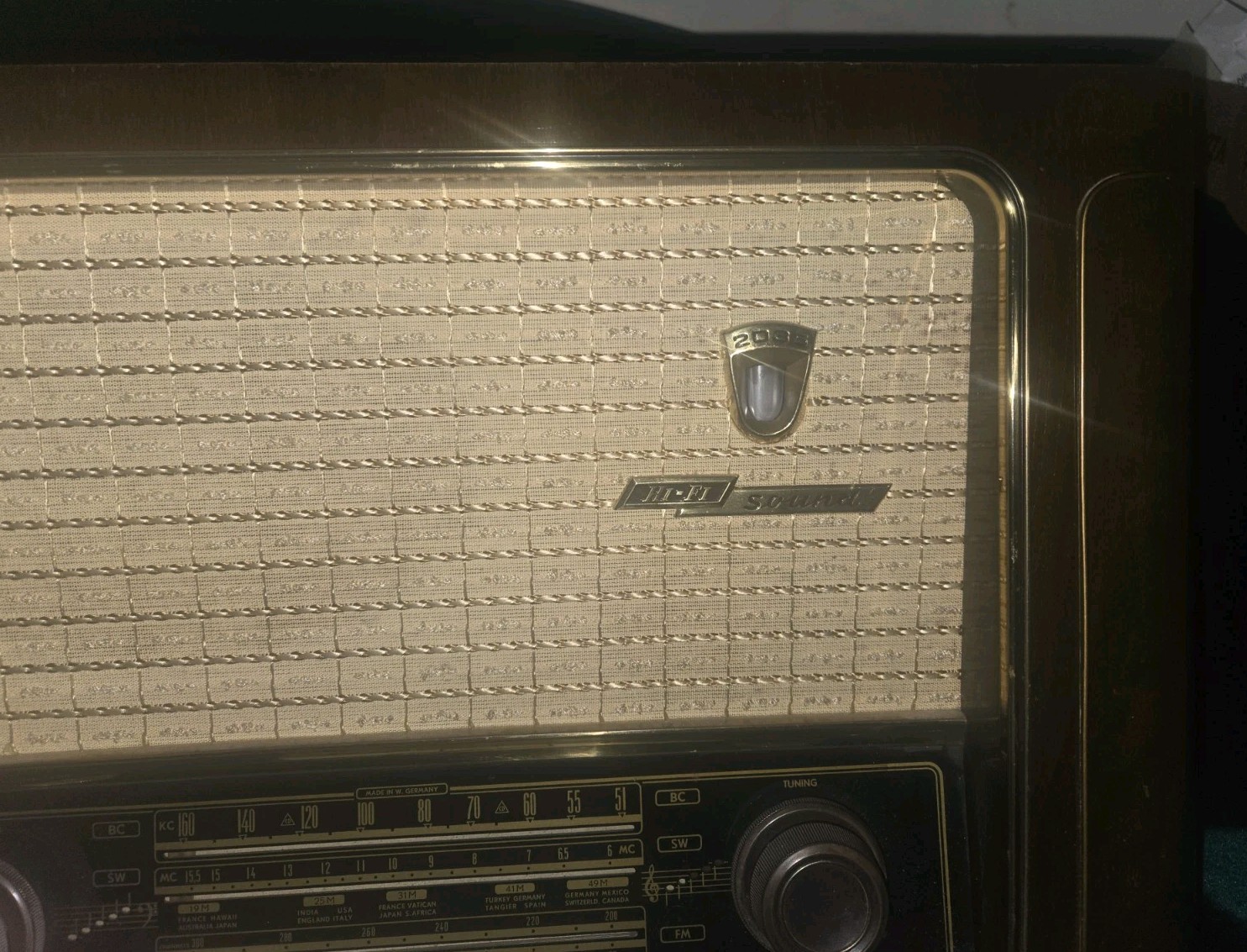 Antique Grundig-Majestic Model 2035 Radio - WORKS!