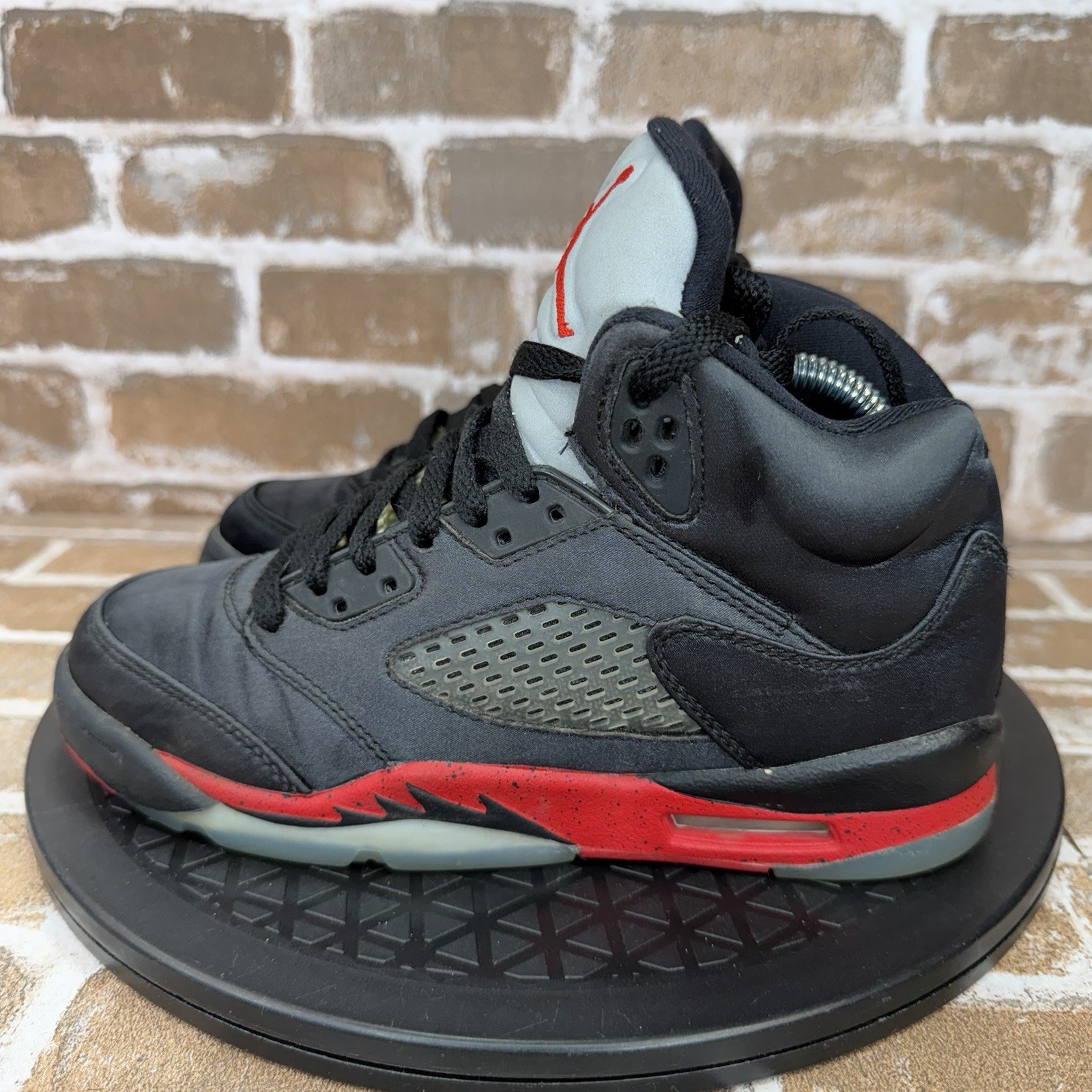 Jordan 5 Retro Satin Bred 2018 Basketball Sneakers Black Red Boys Youth Size 4Y