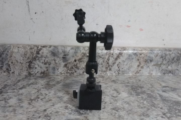 Starrett 660 7.5 In Maximum Reach Magnetic-Base Indicator Holder