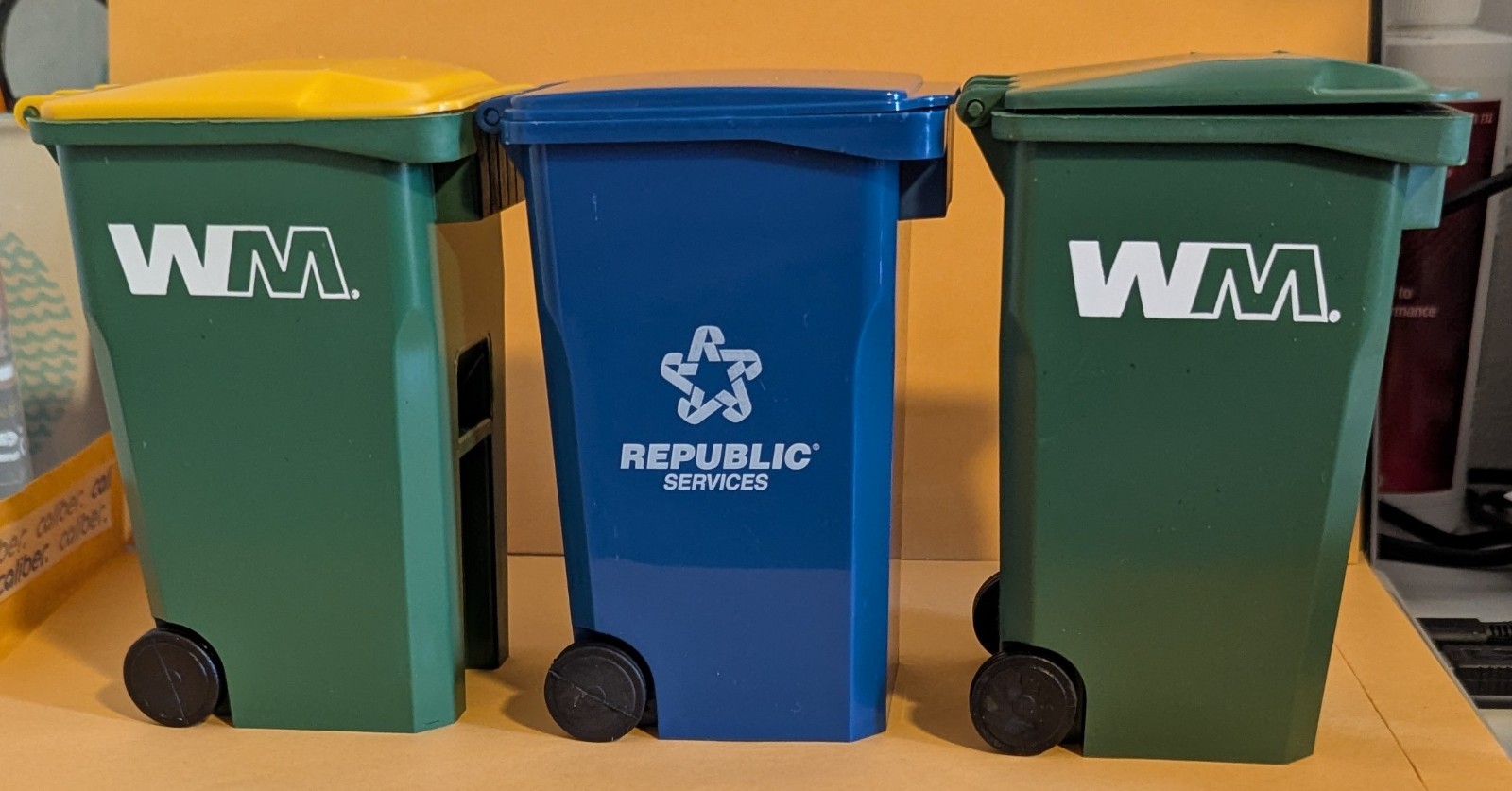 Waste Management Mini Trash & Recycle Can Bin & Republic Services SET OF 3 MINT