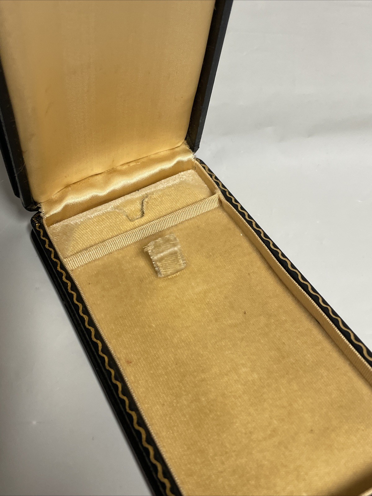 Vtg WWII–Vietnam US Medal Presentation Case Box Only Empty Coffin